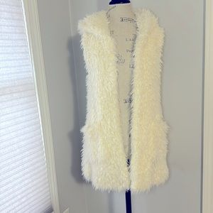Wishlist Vest White Faux Fur Hooded Front Pockets